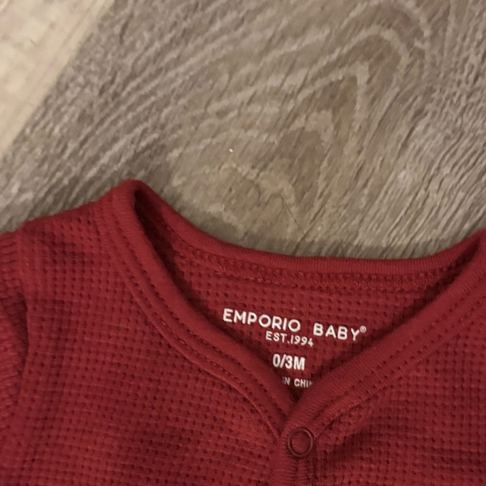 Red and white baby boy 3-piece outfit #babyfashion - Picture 3 of 3